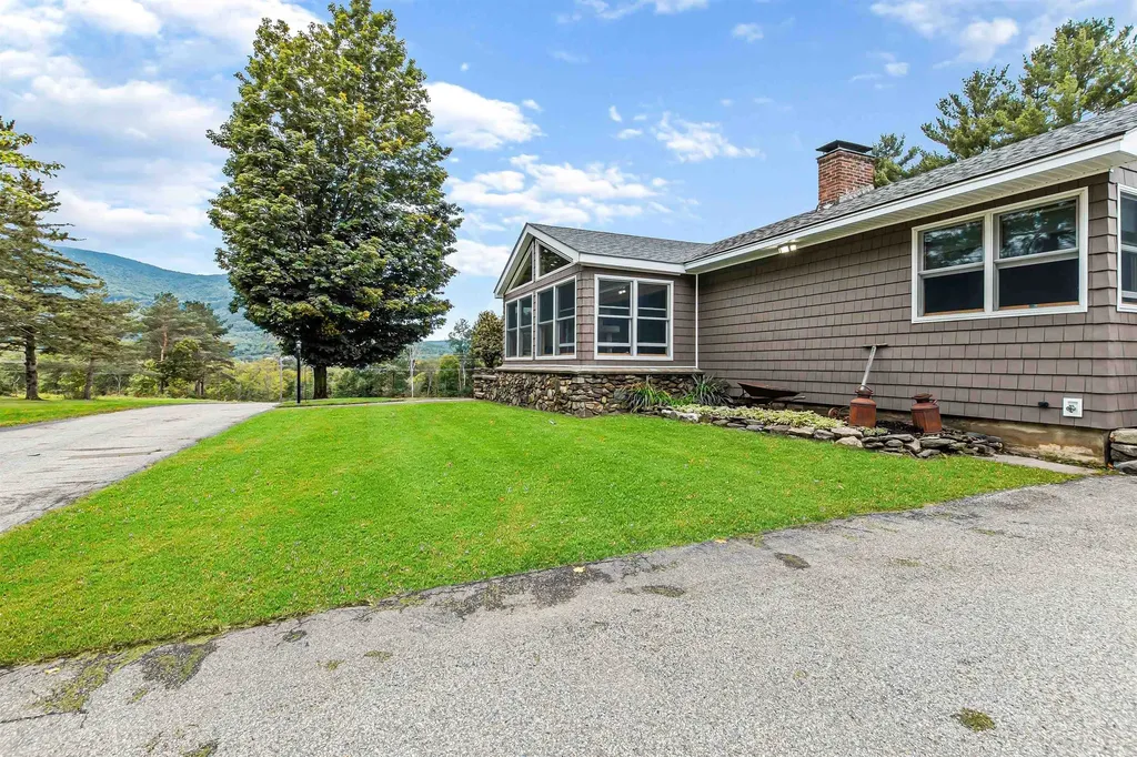 257 Main Street Colebrook NH 03576