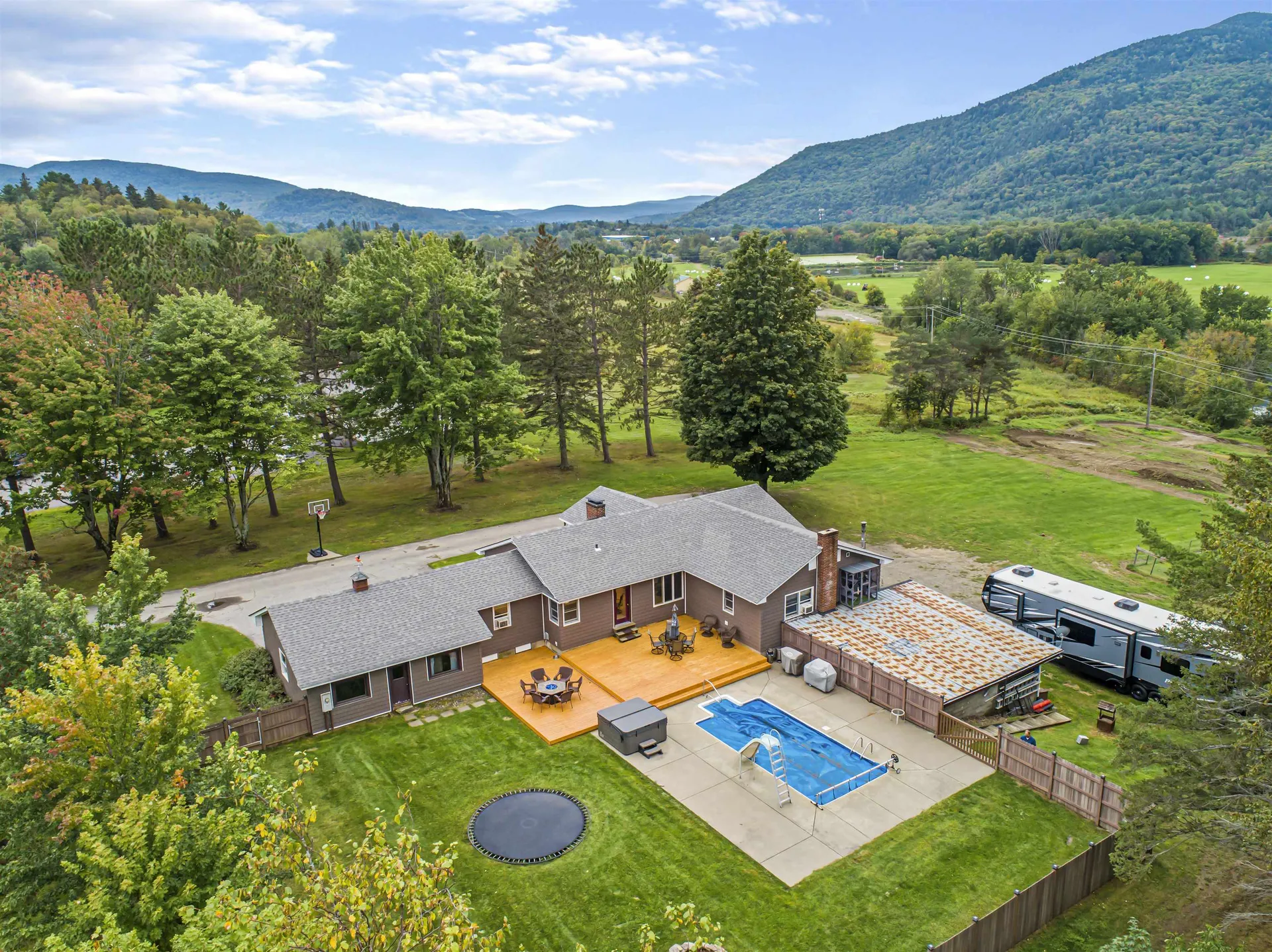 257 Main Street Colebrook NH 03576