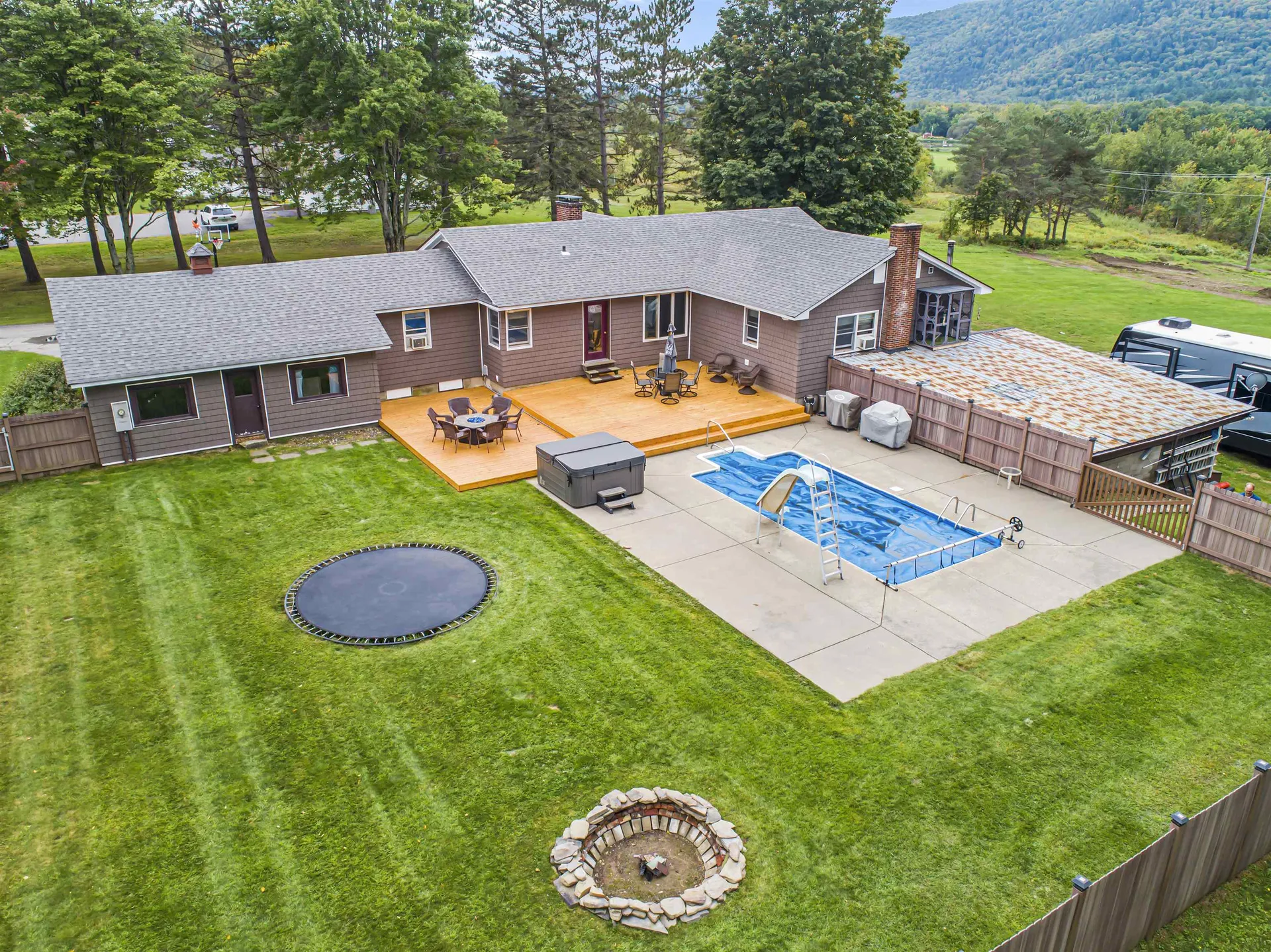 257 Main Street Colebrook NH 03576