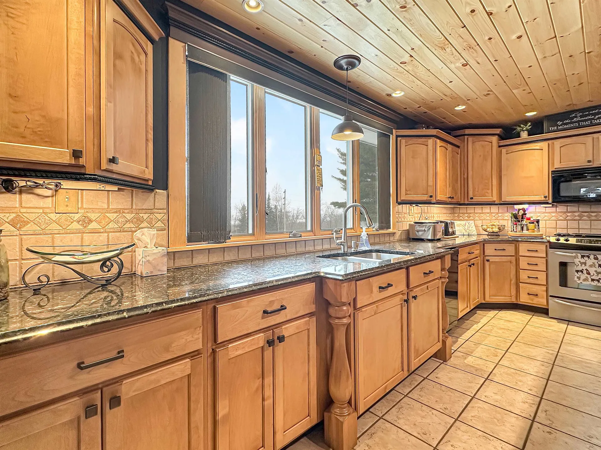 257 Main Street Colebrook NH 03576