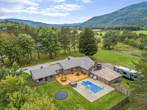 257 Main Street Colebrook NH 03576