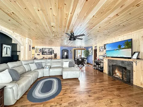 257 Main Street Colebrook NH 03576