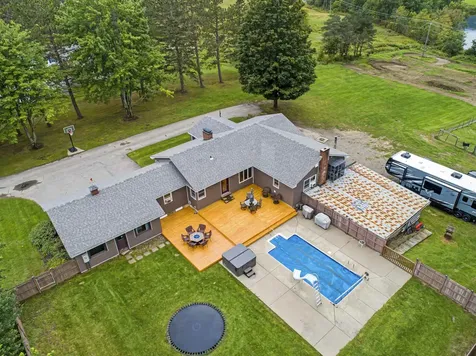 257 Main Street Colebrook NH 03576