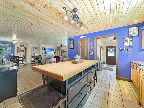 257 Main Street Colebrook NH 03576