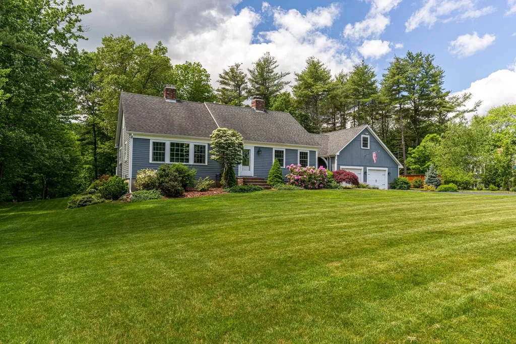 16 Sherry Lane Hampstead NH 03841
