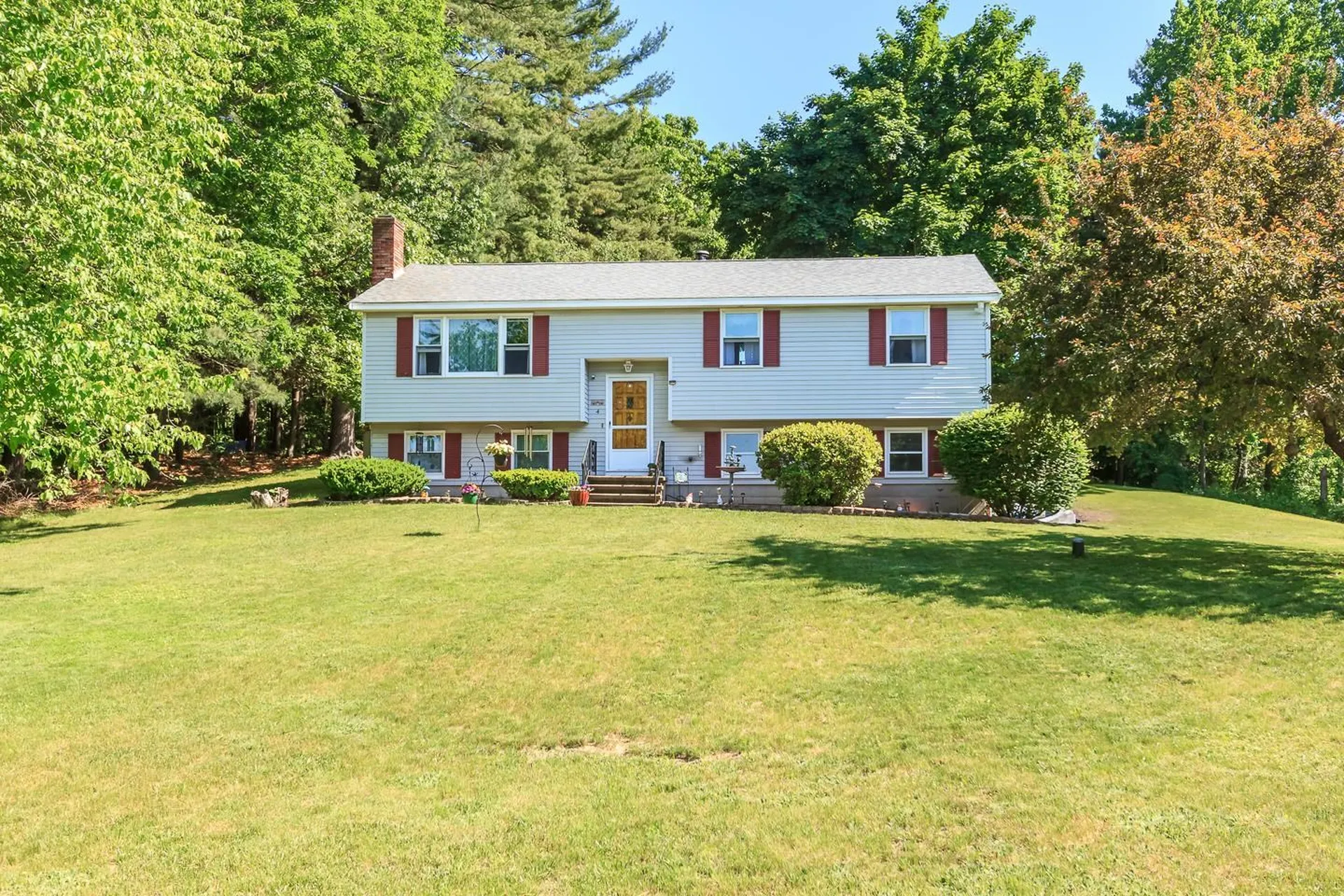 4 John Street Londonderry NH 03053