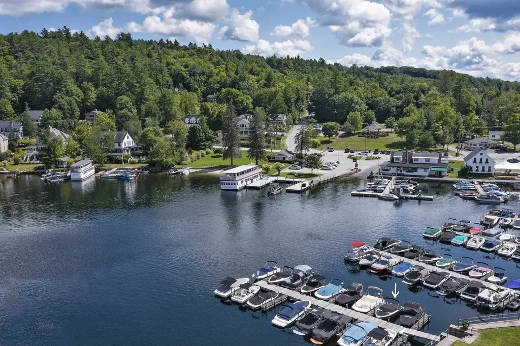 19b Overlook At Indian Cave Sunapee NH 03782
