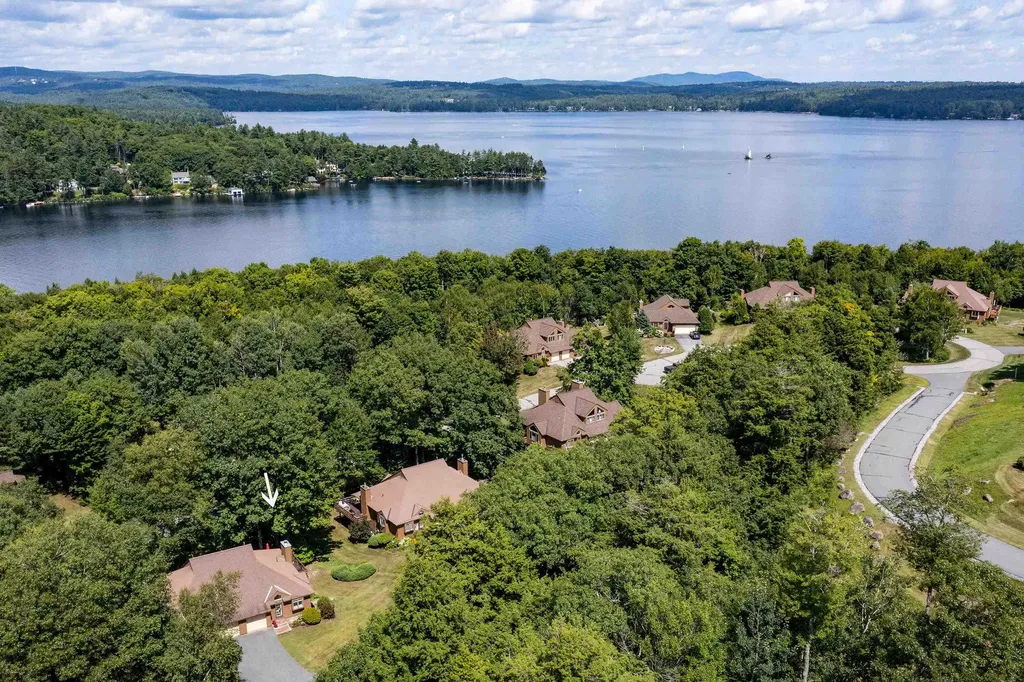 19b Overlook At Indian Cave Sunapee NH 03782