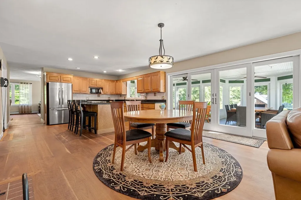 4 Foxhollow Court East Kingston NH 03827