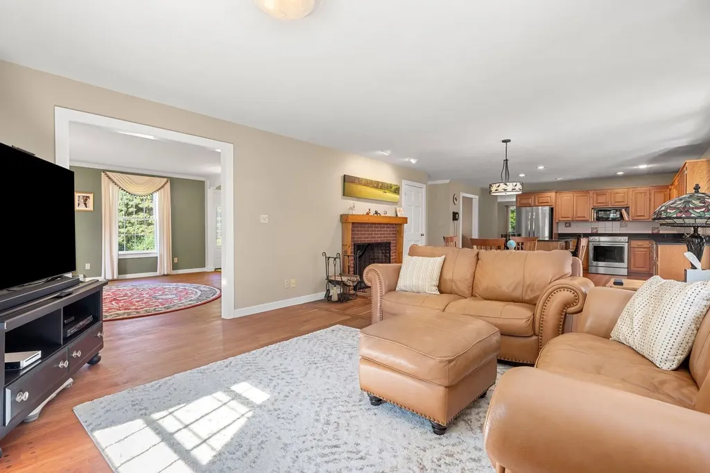 4 Foxhollow Court East Kingston NH 03827