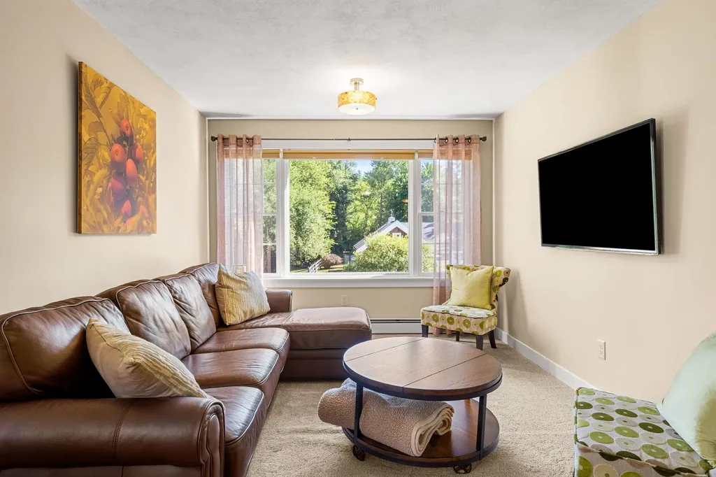 4 Foxhollow Court East Kingston NH 03827