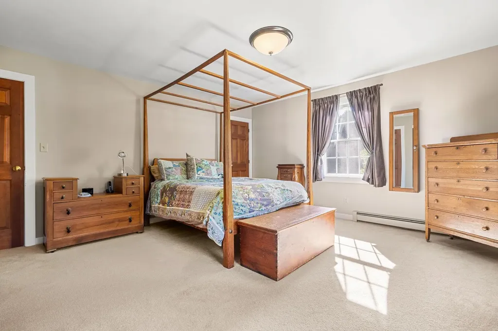 4 Foxhollow Court East Kingston NH 03827