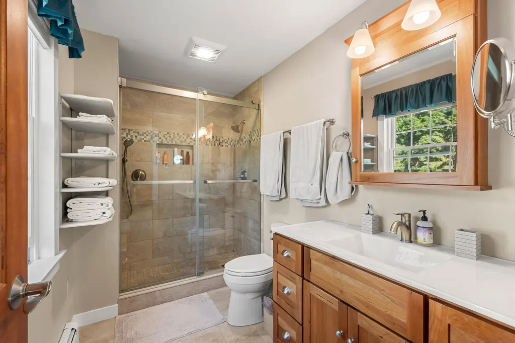 4 Foxhollow Court East Kingston NH 03827