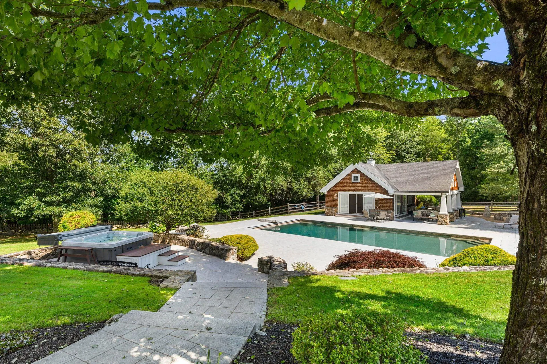 4 Foxhollow Court East Kingston NH 03827