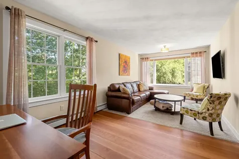 4 Foxhollow Court East Kingston NH 03827