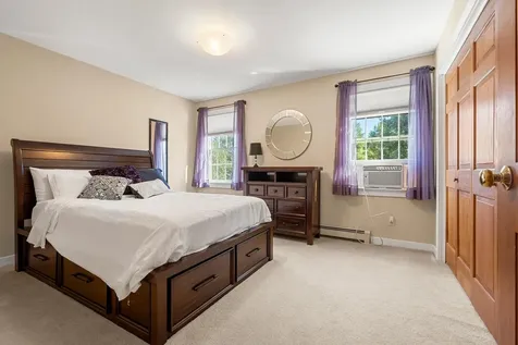 4 Foxhollow Court East Kingston NH 03827