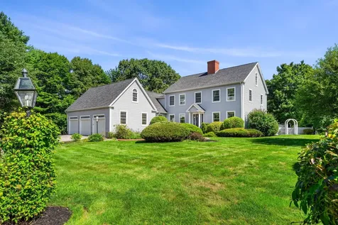 4 Foxhollow Court East Kingston NH 03827