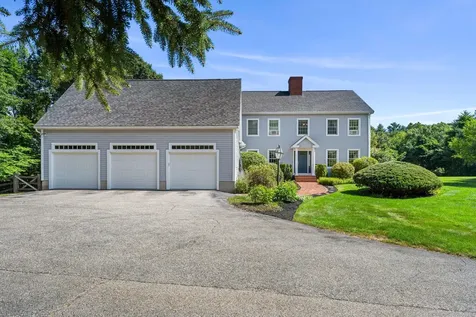 4 Foxhollow Court East Kingston NH 03827