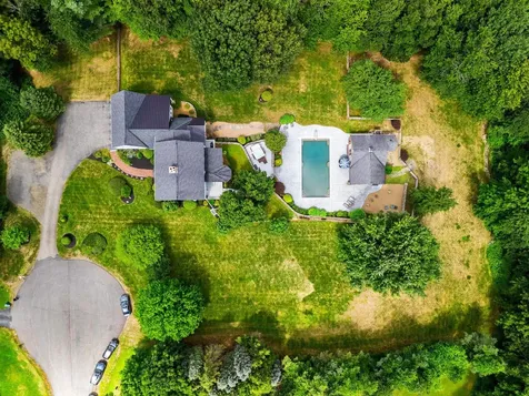 4 Foxhollow Court East Kingston NH 03827