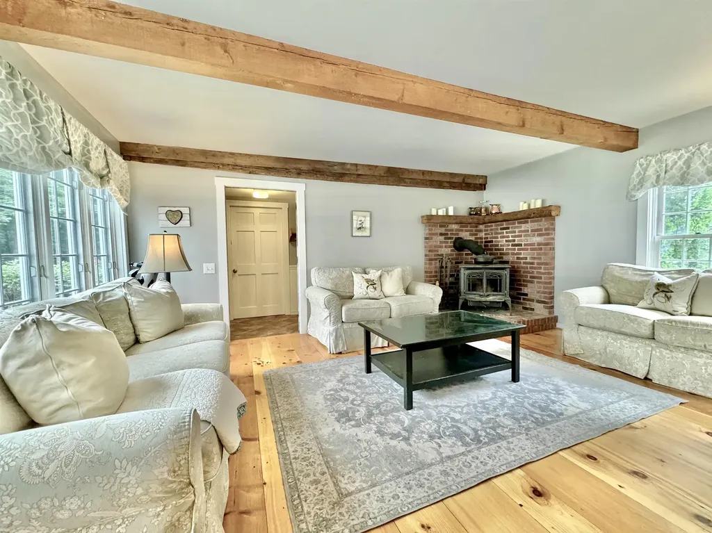 11 Foundry Street Amherst NH 03031