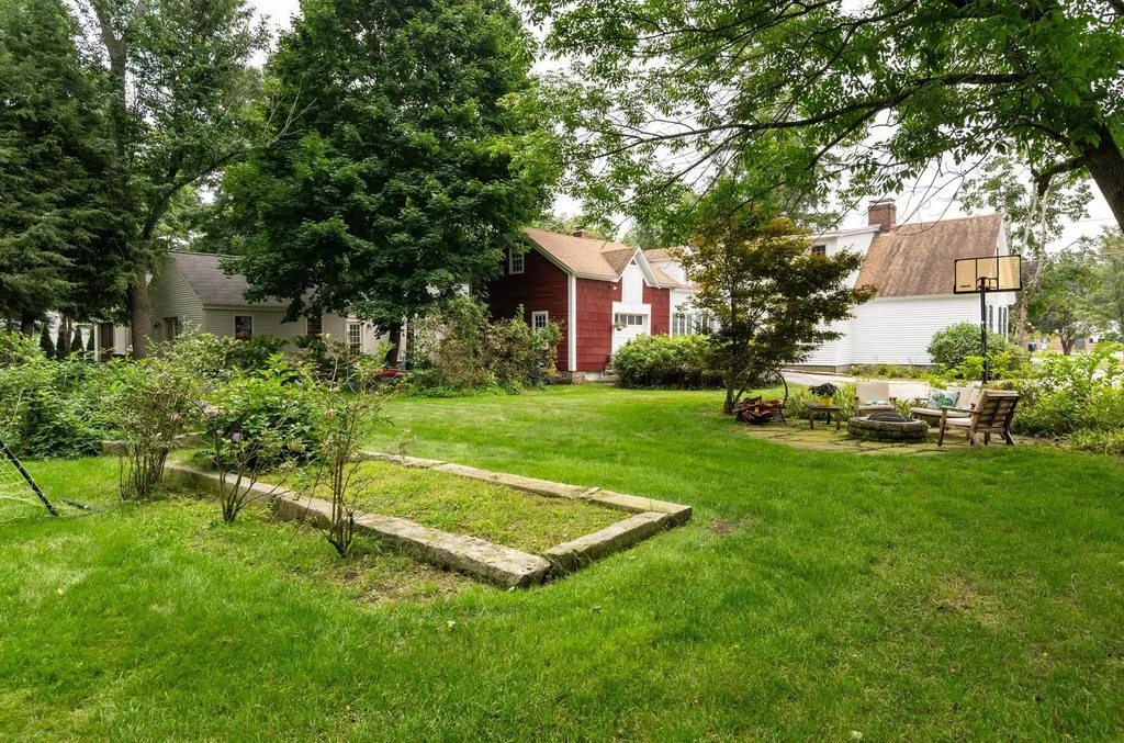 11 Foundry Street Amherst NH 03031