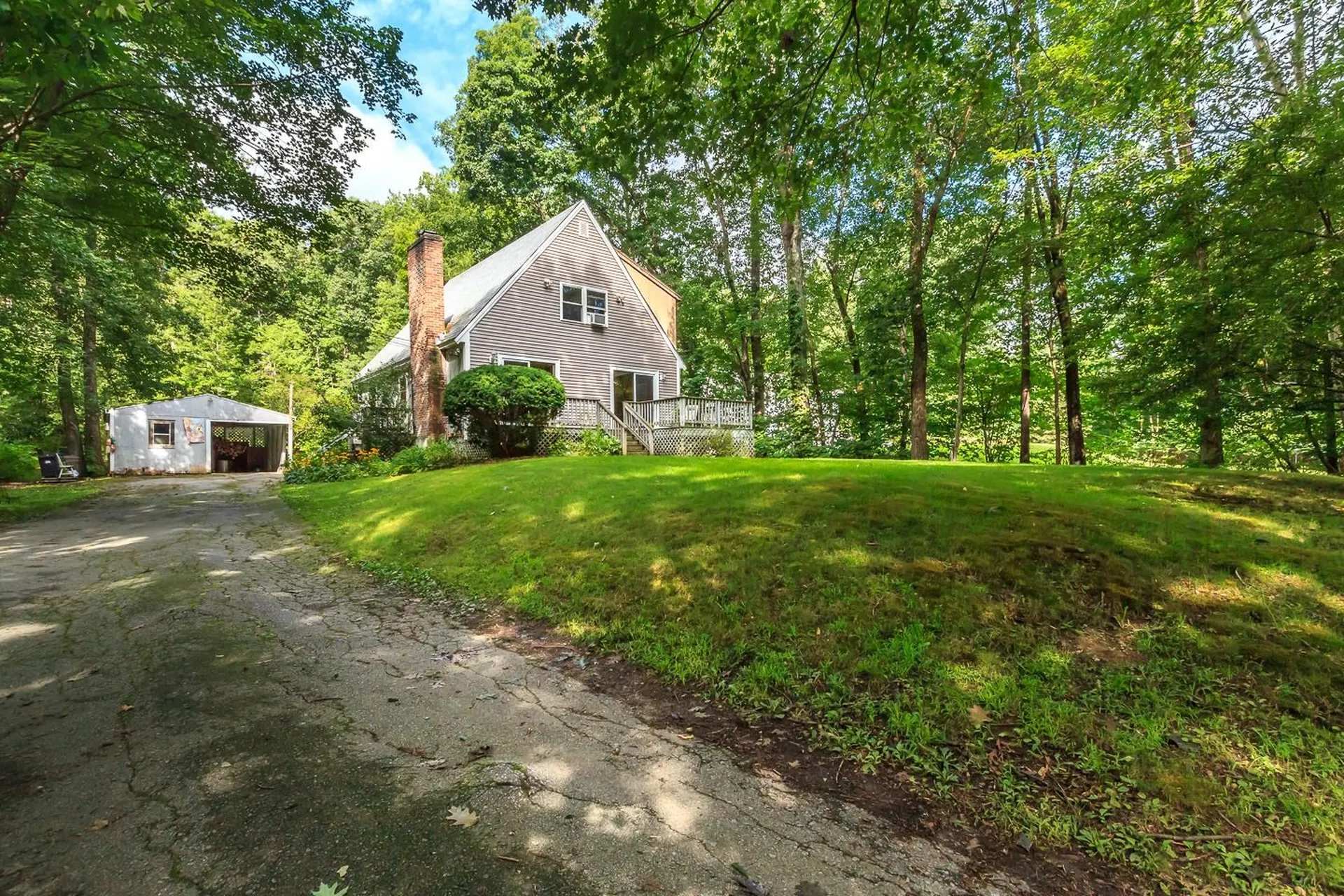 14 Emerald Drive Derry NH 03038