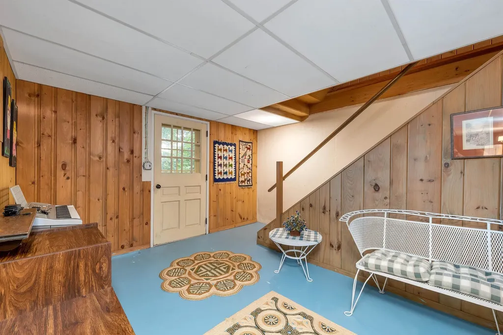 27 Governor Wentworth Highway Tuftonboro NH 03894