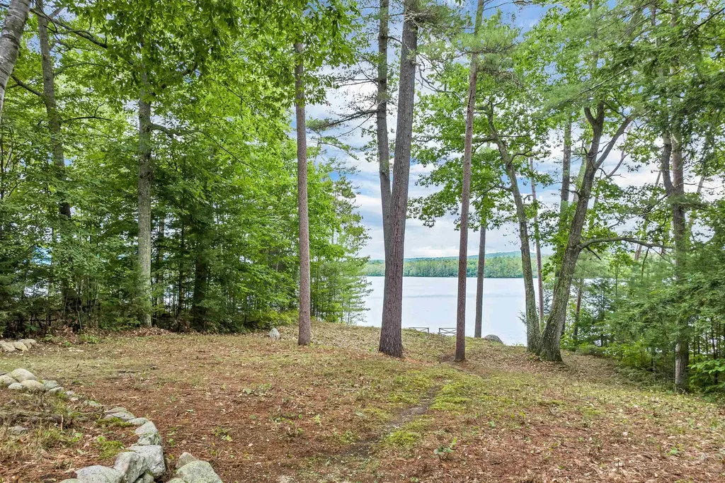 27 Governor Wentworth Highway Tuftonboro NH 03894
