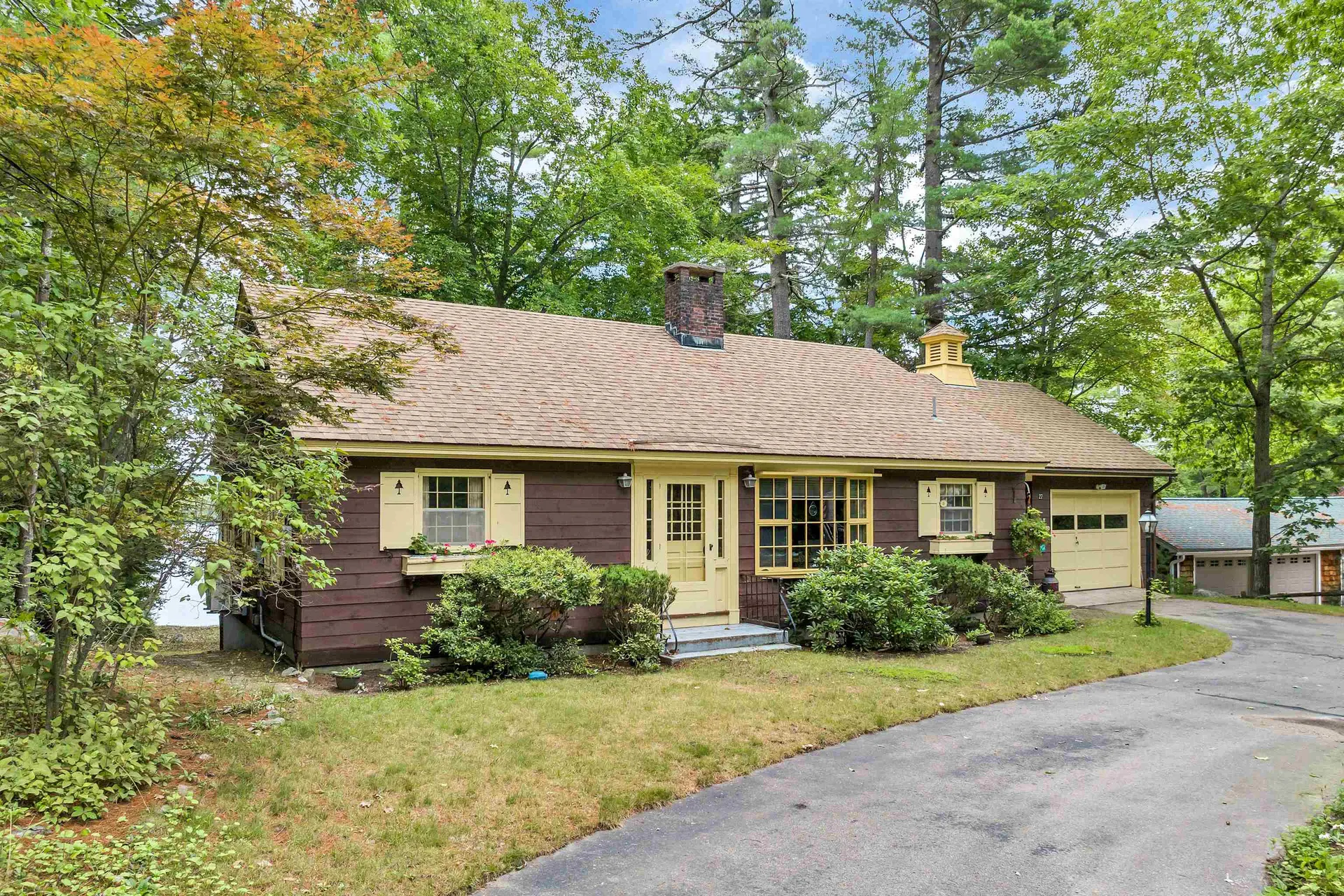 27 Governor Wentworth Highway Tuftonboro NH 03894