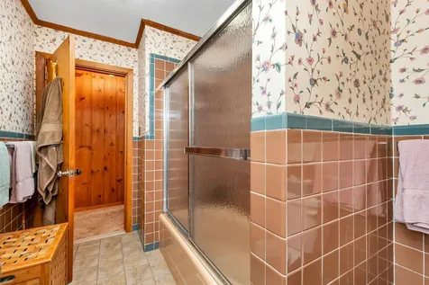 27 Governor Wentworth Highway Tuftonboro NH 03894