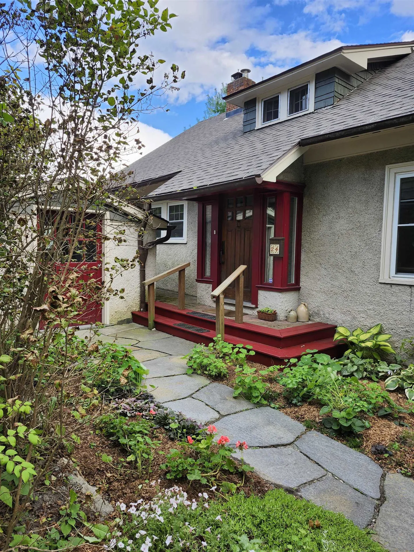 24 Oak Crest Brattleboro VT 05301