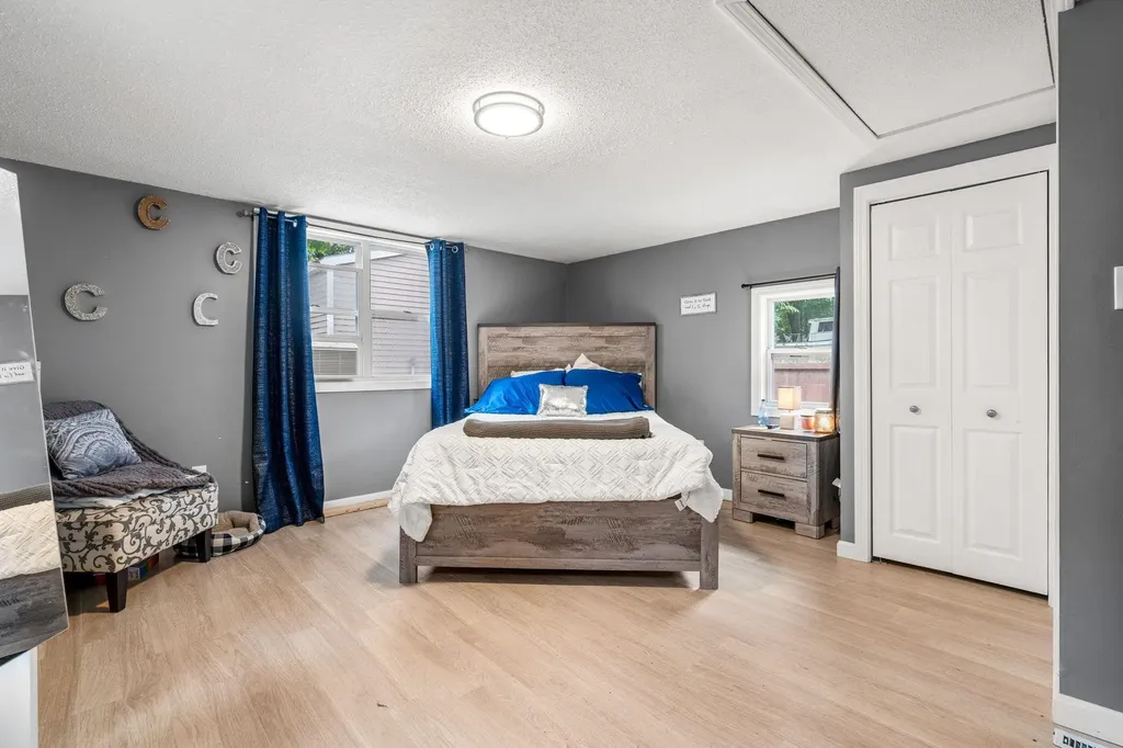 42 South Avenue Derry NH 03038