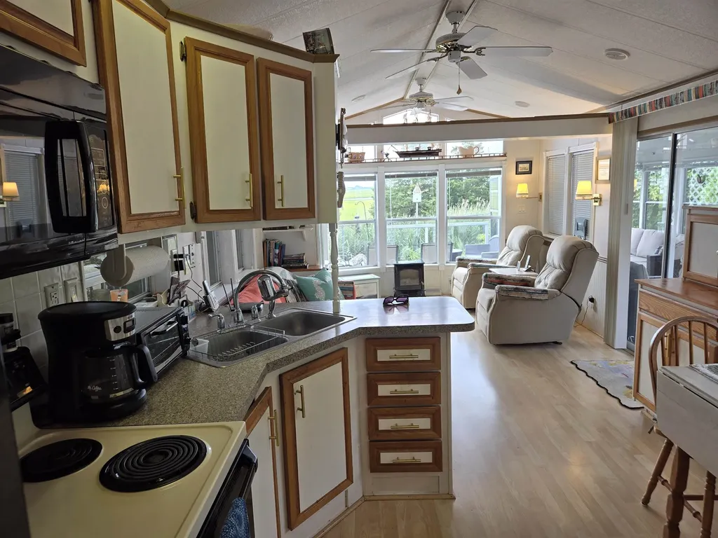 308 State Route 286 Seabrook NH 03874