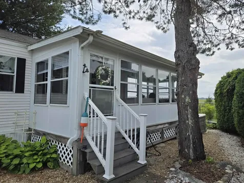 308 State Route 286 Seabrook NH 03874