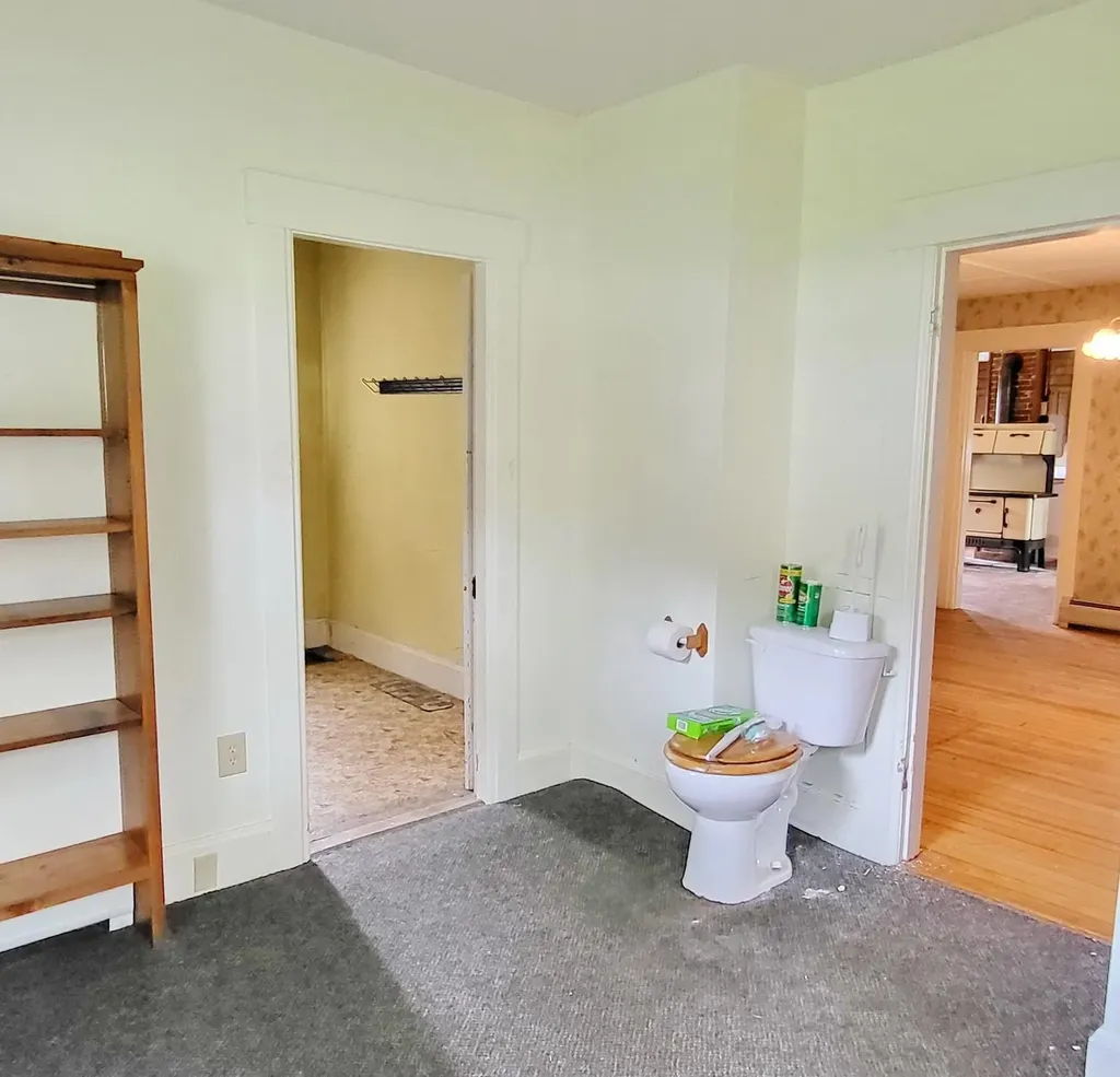 16 Maple Street Whitefield NH 03598