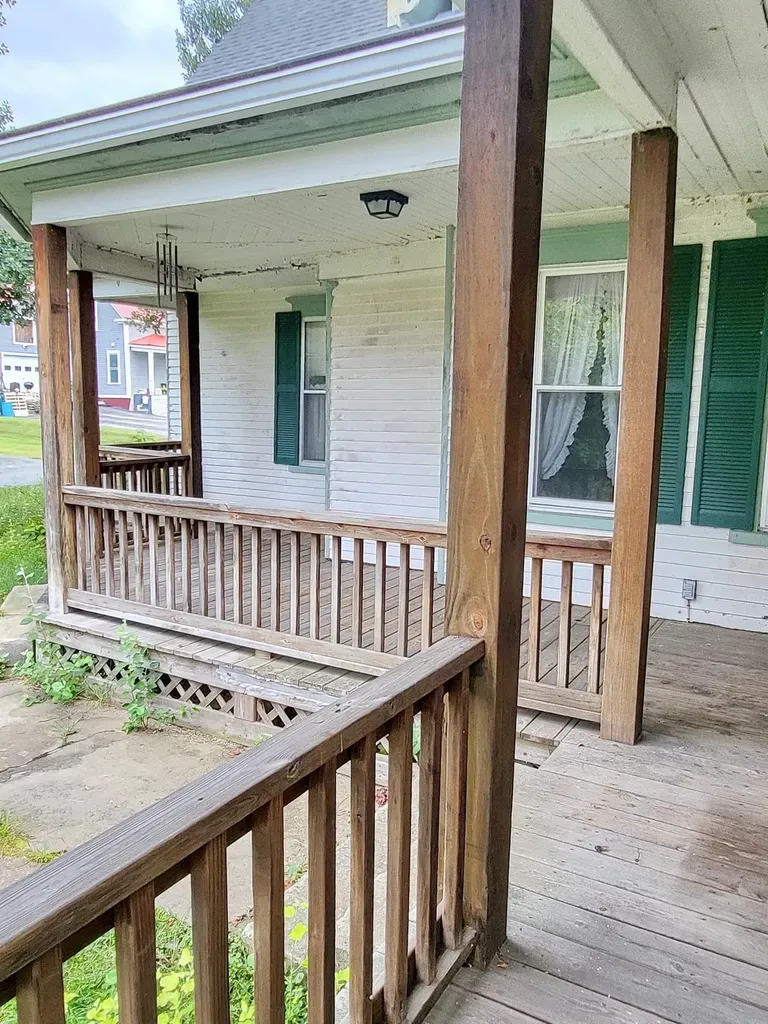 16 Maple Street Whitefield NH 03598