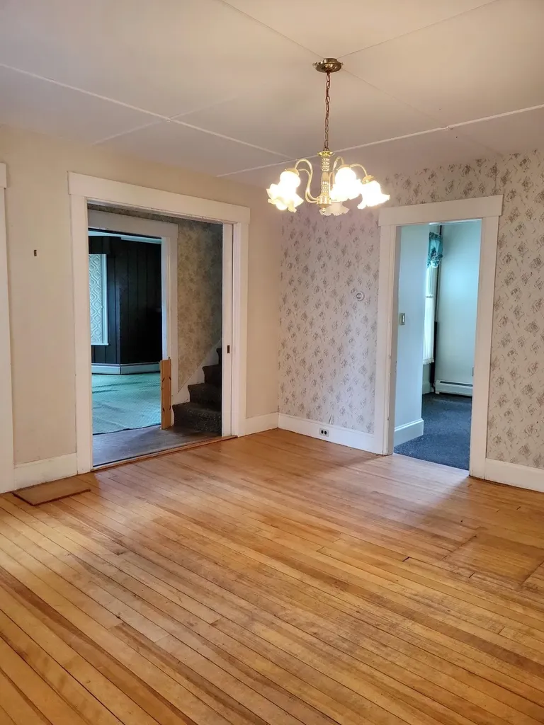 16 Maple Street Whitefield NH 03598