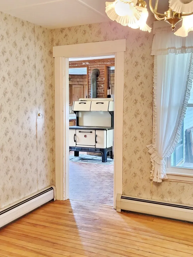 16 Maple Street Whitefield NH 03598