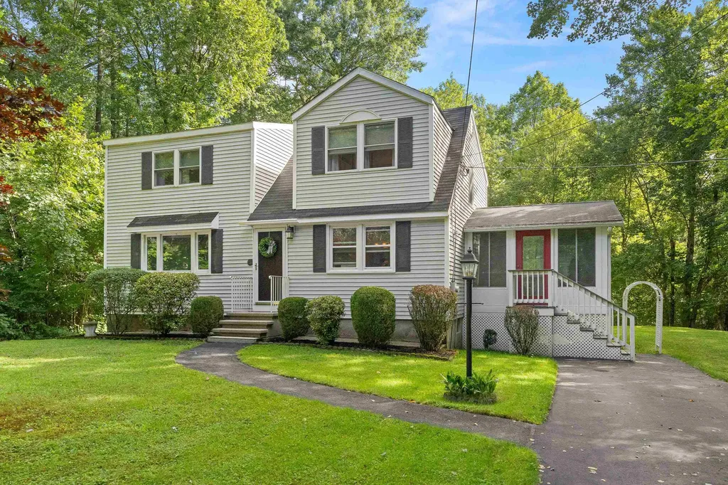 3 William Street Windham NH 03087