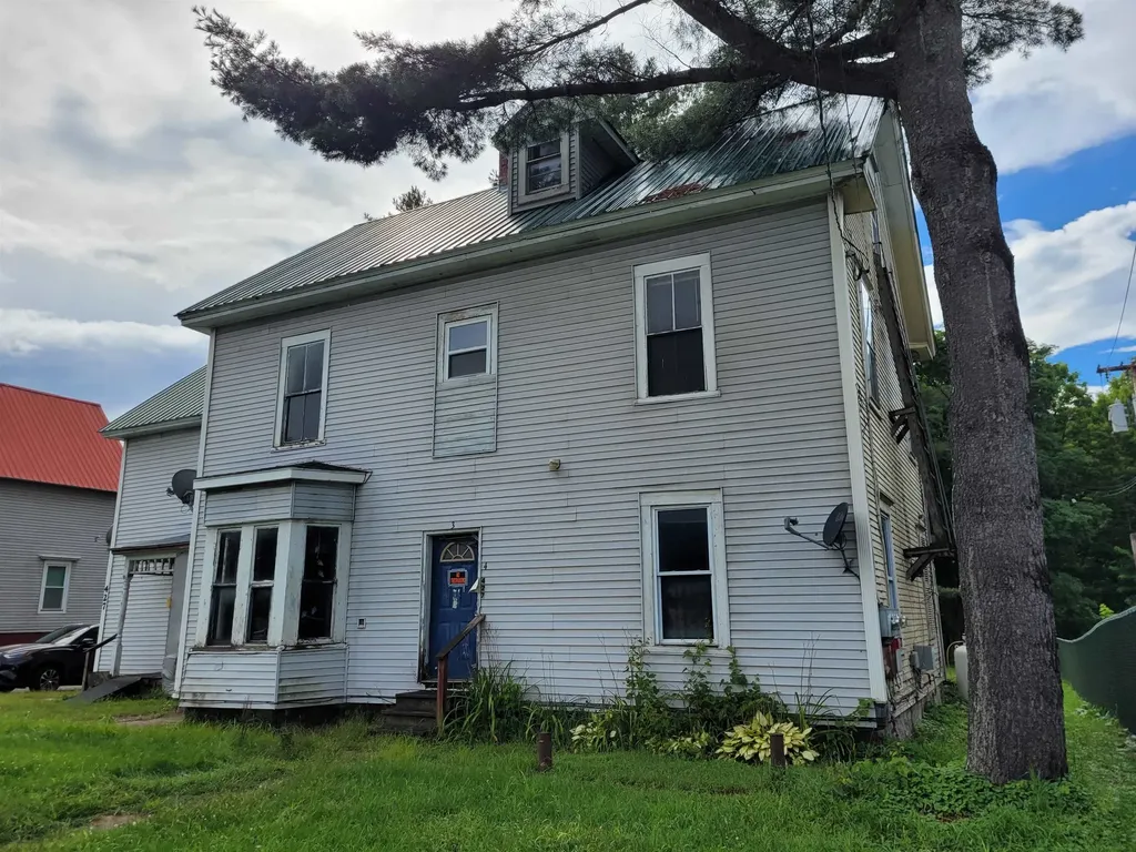 427 Main Street Lyndon VT 05851