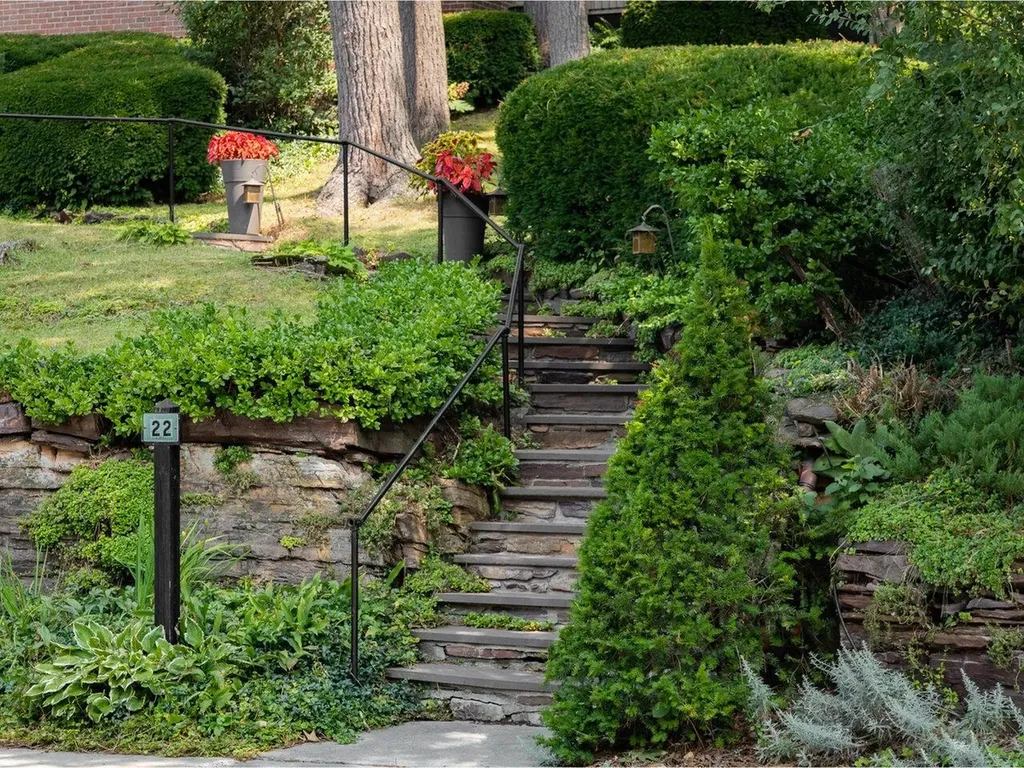 22 Deforest Road Burlington VT 05401