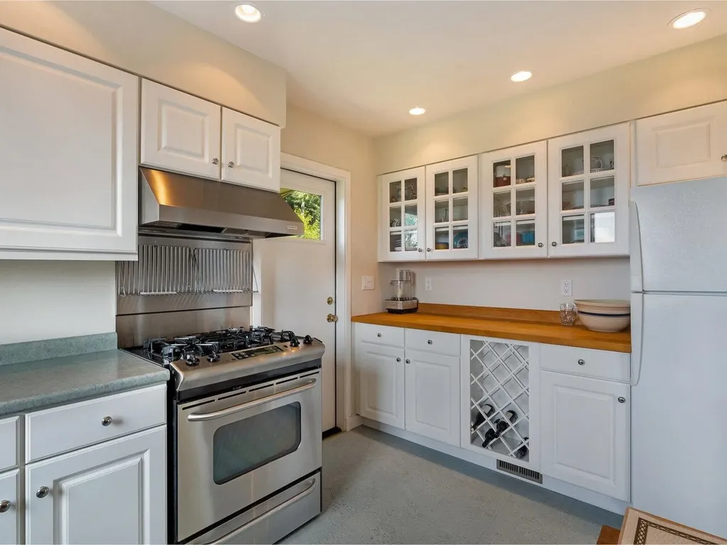 22 Deforest Road Burlington VT 05401
