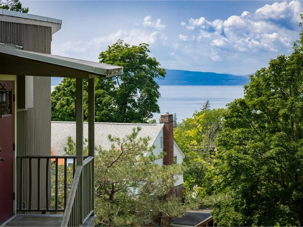 22 Deforest Road Burlington VT 05401