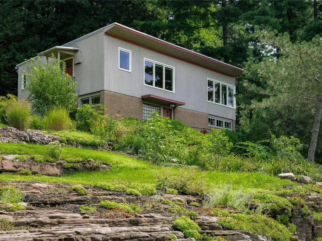 22 Deforest Road Burlington VT 05401