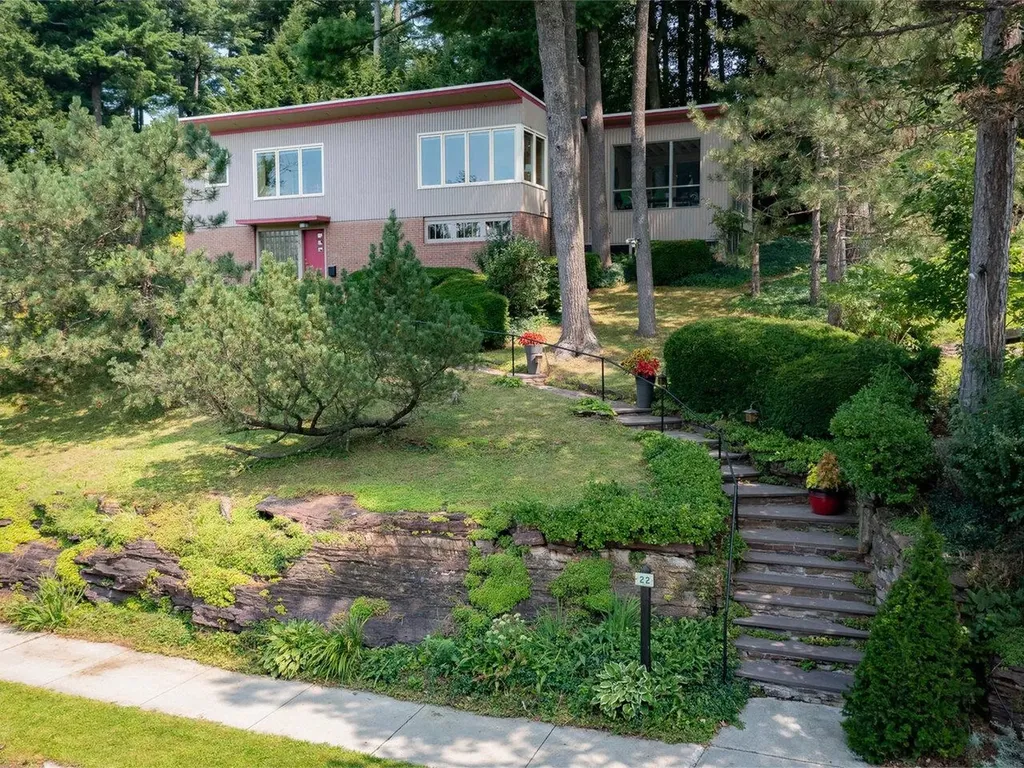 22 Deforest Road Burlington VT 05401