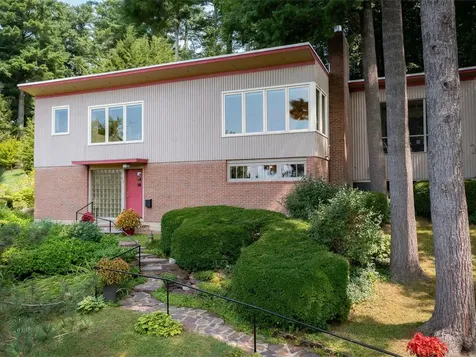 22 Deforest Road Burlington VT 05401