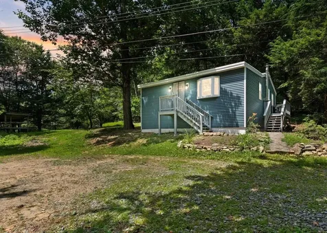 17 Ferndale Road Raymond NH 03077