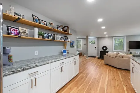 17 Ferndale Road Raymond NH 03077