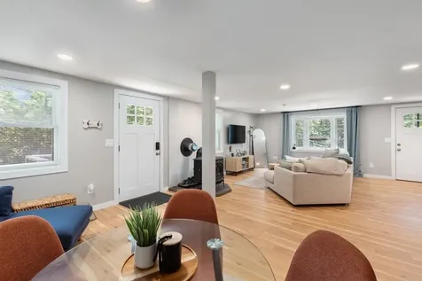 17 Ferndale Road Raymond NH 03077