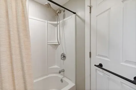 17 Ferndale Road Raymond NH 03077